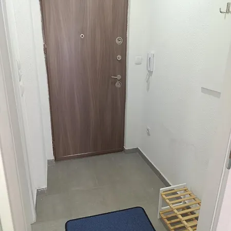 Appartement Blue Lukavica Near Airport *