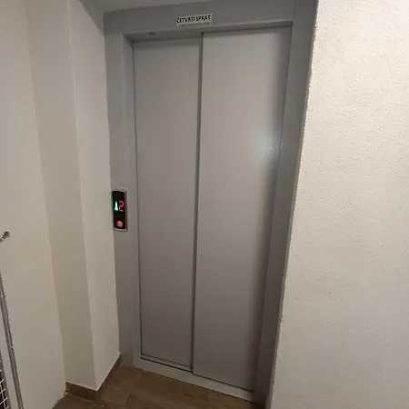 Blue Lukavica Near Airport * סראייבו